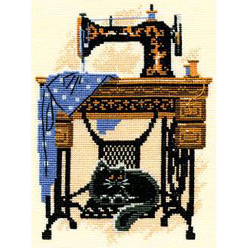 Cat With Sewing Machine (15 Count)